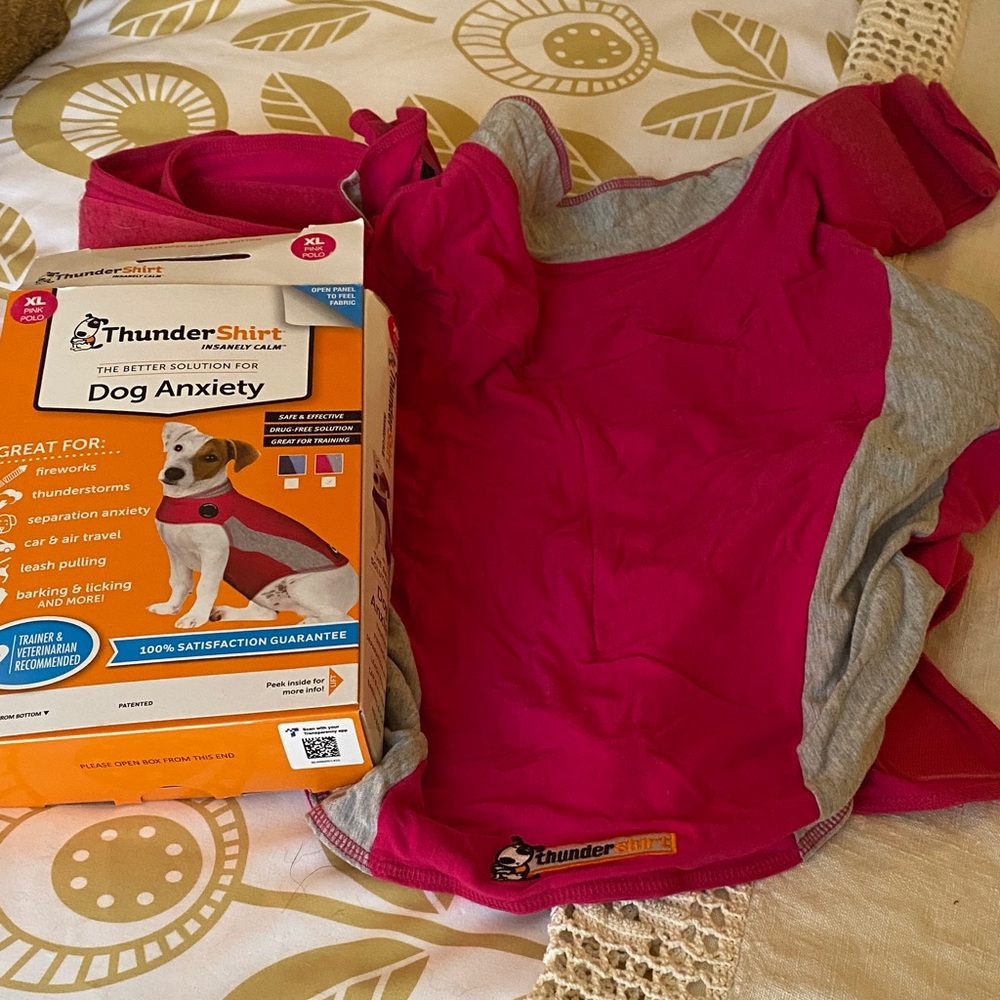 Thundershirt Fuchsia and Gray Dog Anxiety Shirt